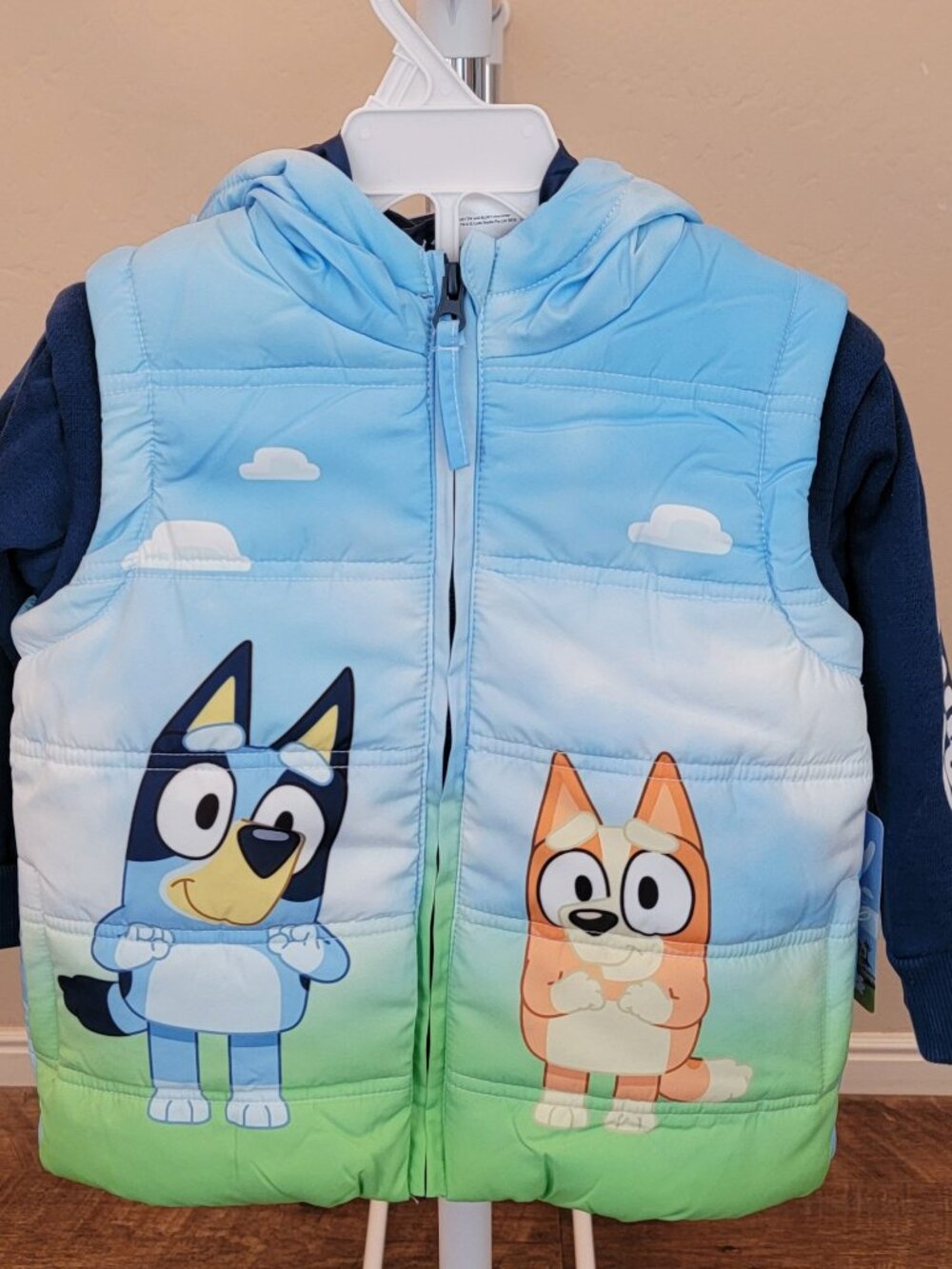 Bluey Bingo Toddler Zip Up Vest Puffer Jacket Toddler Size 2T.